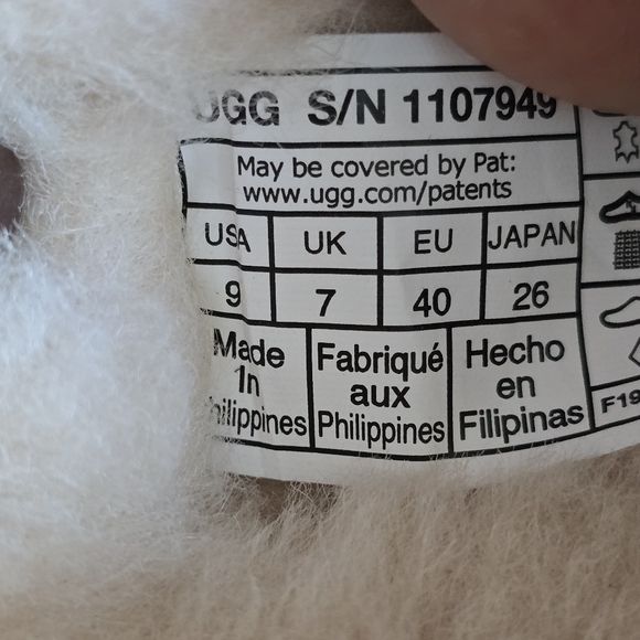 UGG  Dakota Suede Slippers - Picture 10 of 11